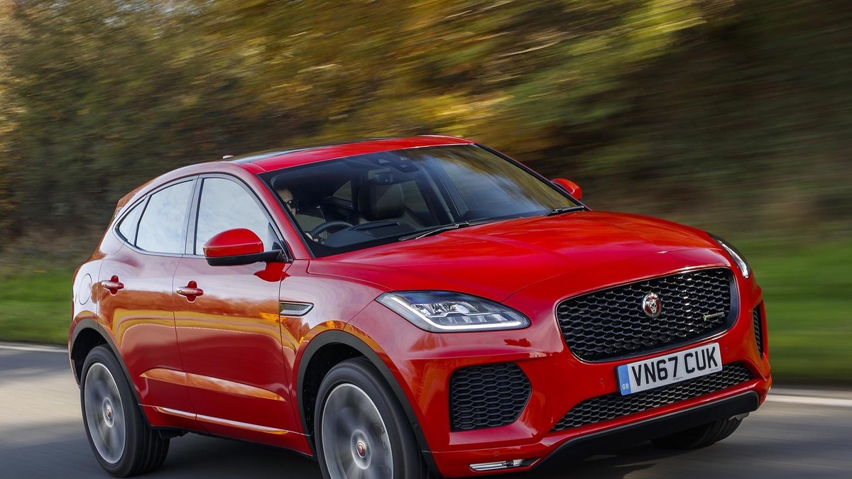 ジャガー E Pace 試乗 女コドモでも軽々操作 と考えていたら大間違いだ 岩貞るみこ レスポンス Response Jp ジャガー E Pace 試乗 女コドモでも軽々操作 と考えていたら大間違いだ 岩貞るみこ レスポンス Response Jp