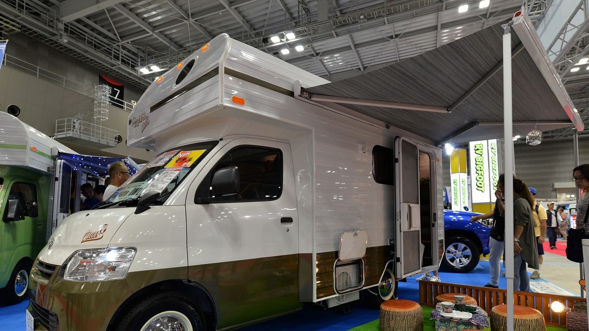 乗用車感覚の小型キャブコンに注目 レジストロ アウル 東京キャンピングカーショー18 レスポンス Response Jp