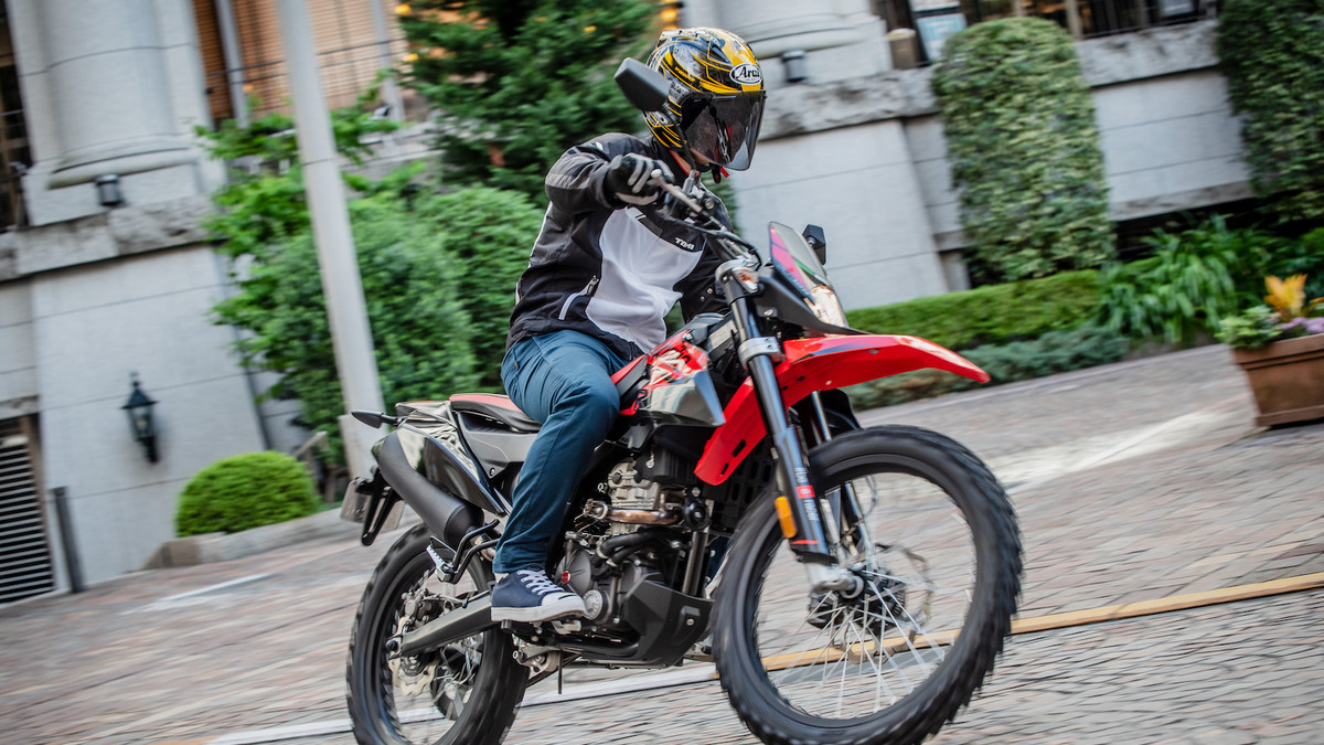 アプリリア Rx125 試乗 これがいい 今や貴重な 原2 フルサイズトレール 青木タカオ レスポンス Response Jp