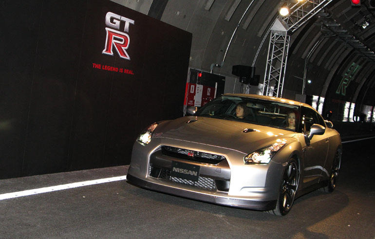 写真蔵 米倉涼子 Gt R 首都高 山手トンネル レスポンス Response Jp