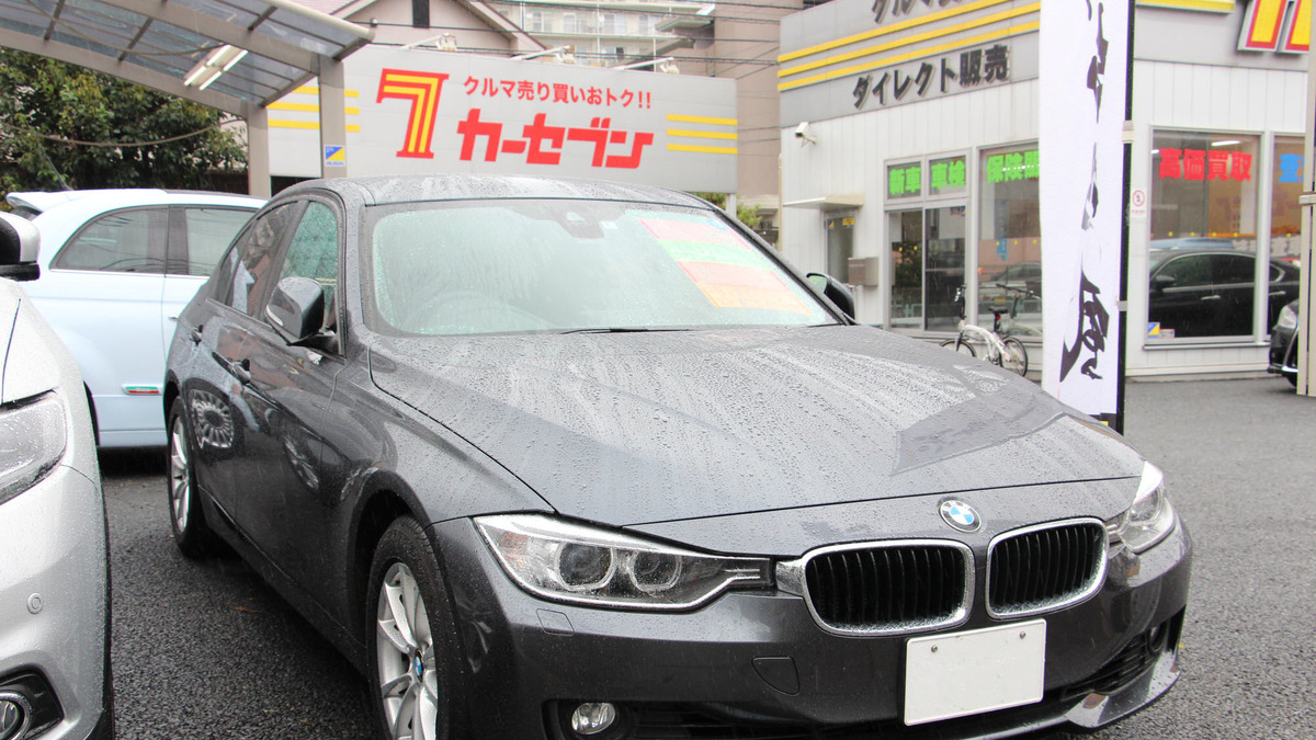 定規といっしょにキズの写真を撮る理由 お得な輸入車からコアな掘り出し物まで カーセブンの中古車 レスポンス Response Jp