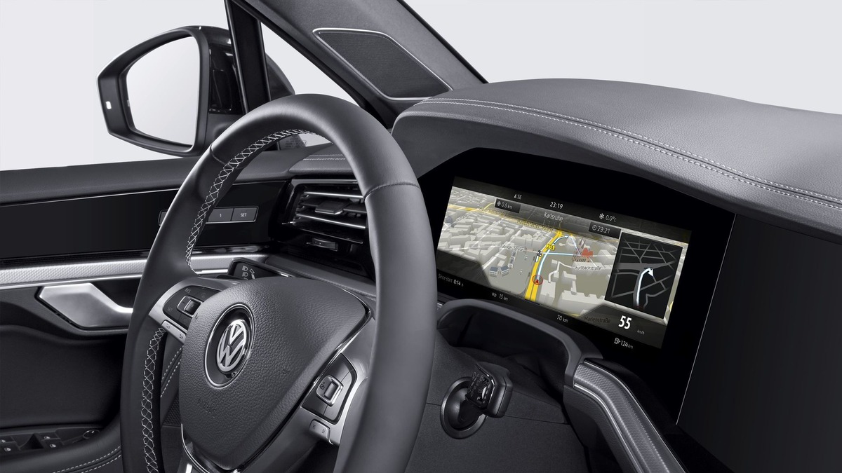 ボッシュ 曲面パネルのデジタルメータークラスターを開発 量産車で世界初 トゥアレグ に採用 レスポンス Response Jp ボッシュ 曲面パネルのデジタルメータークラスターを開発 量産車で世界初 トゥアレグ に採用 レスポンス Response Jp