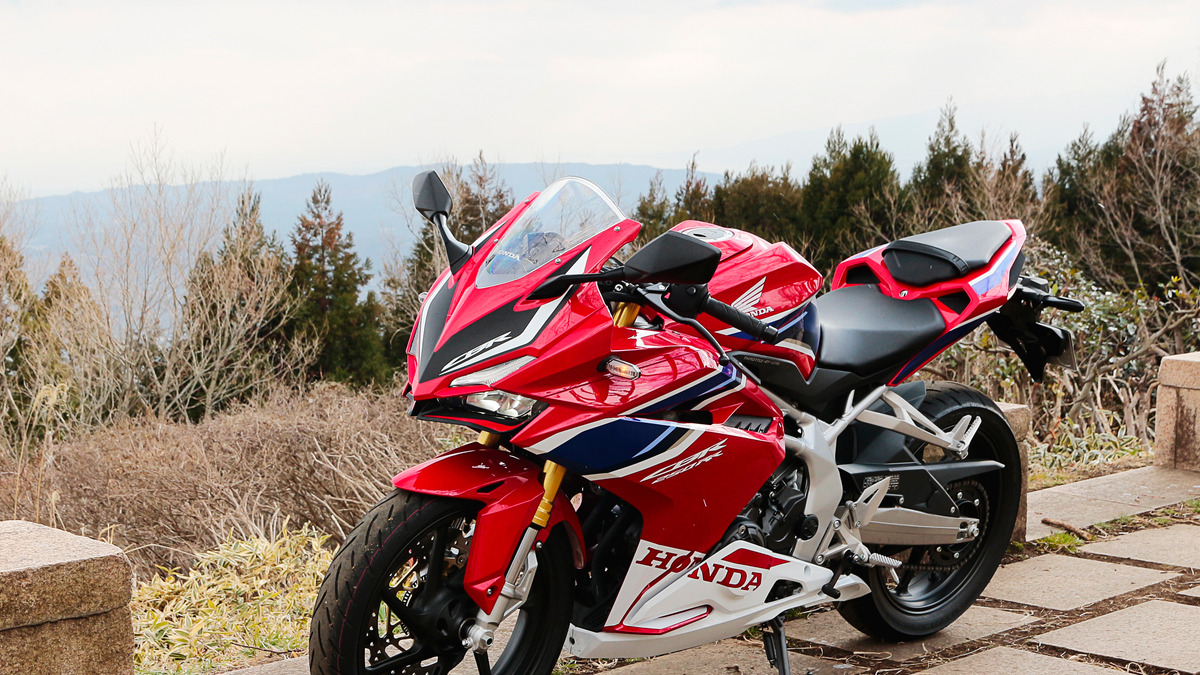 浦島ライダーの2輪体験記 ホンダ Cbr250rr は ヤヌス なバイクだった レスポンス Response Jp