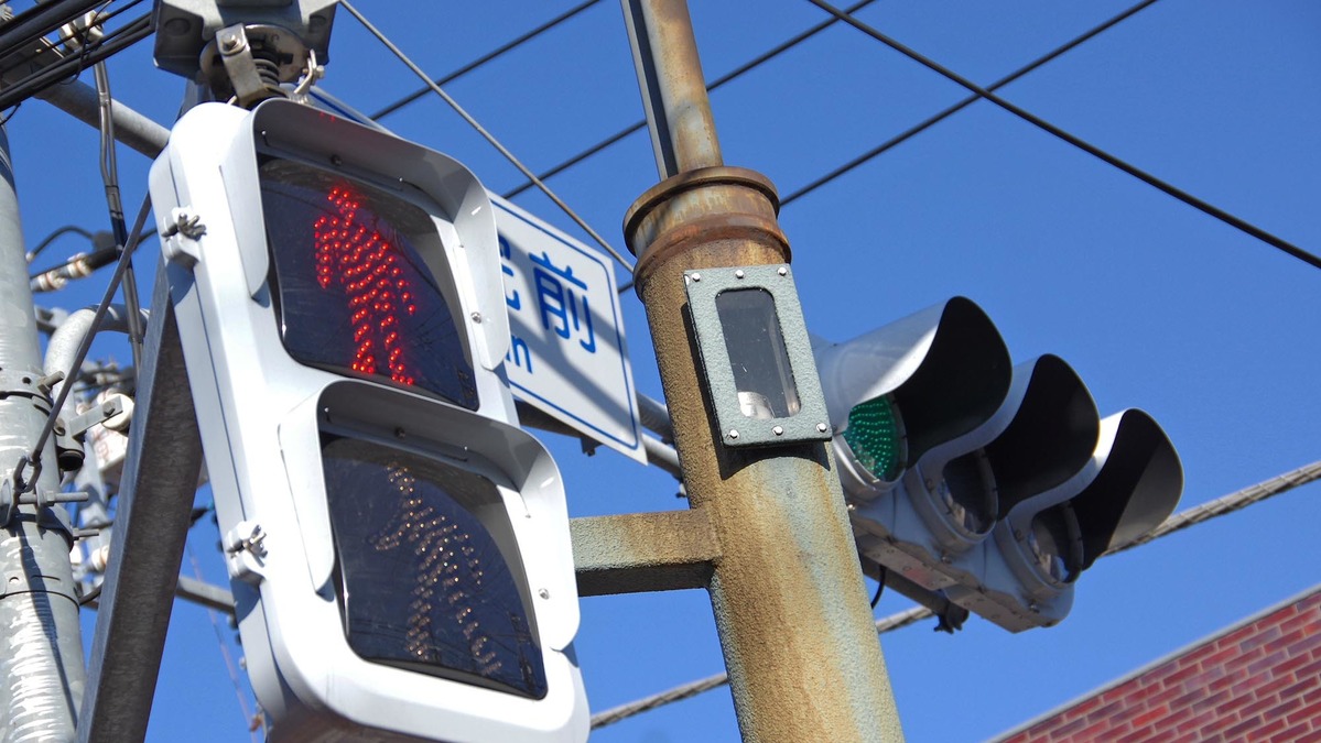 信号機に5gアンテナを設置へ 自動運転などに活用 レスポンス Response Jp