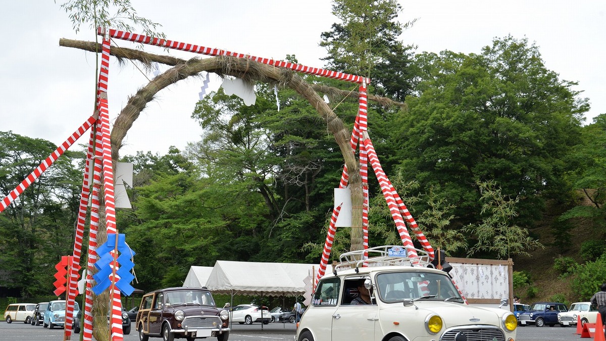 笠間稲荷神社で日本一の茅の輪をくぐって交通安全祈願 Bmcミニ や S660 レスポンス Response Jp