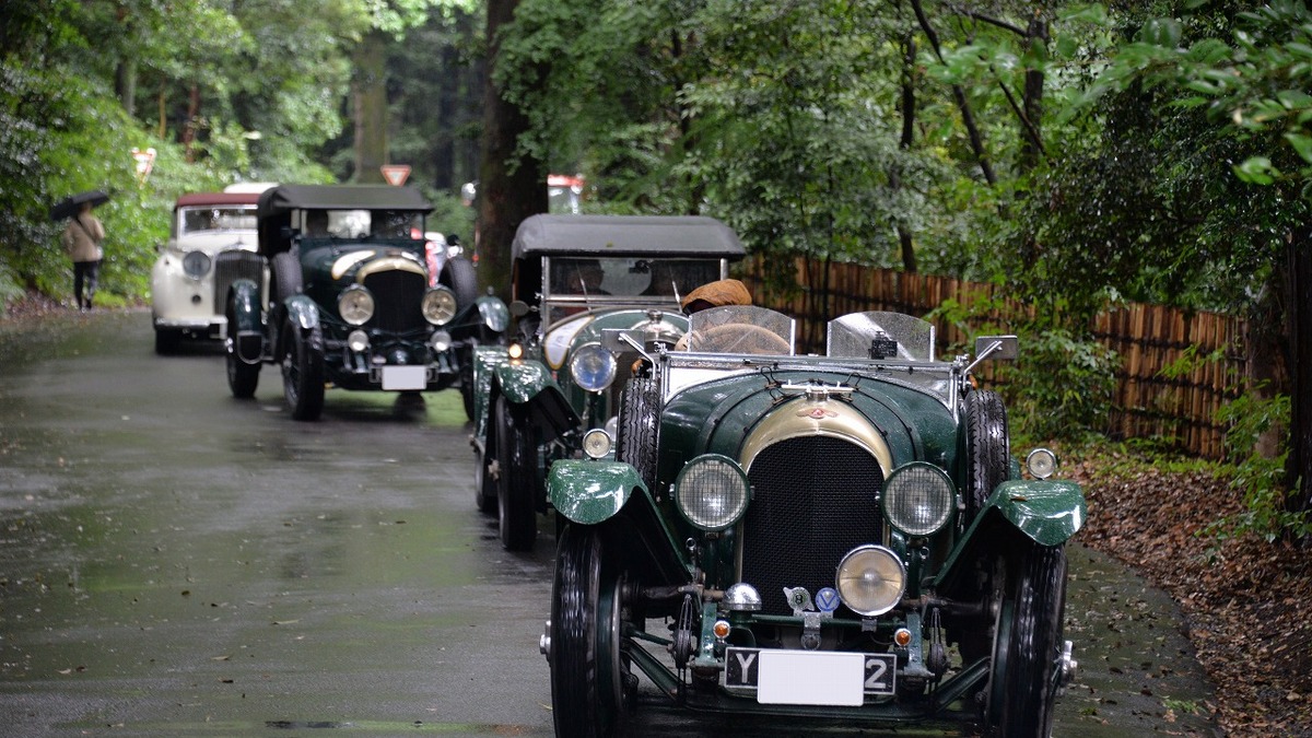 戦前から現代までのベントレーが明治神宮に集結 ベントレー100周年ツーリング レスポンス Response Jp