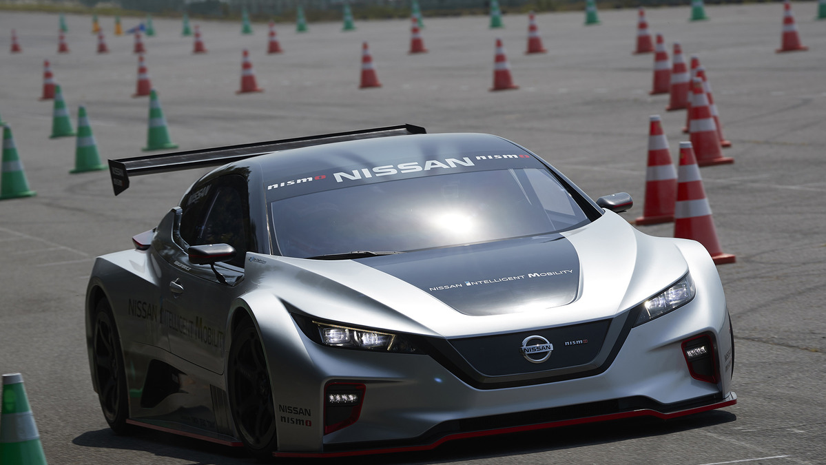 日産の走る実験室 リーフnismo Rc 02 に試乗 おそろしく速く そして曲がる レスポンス Response Jp