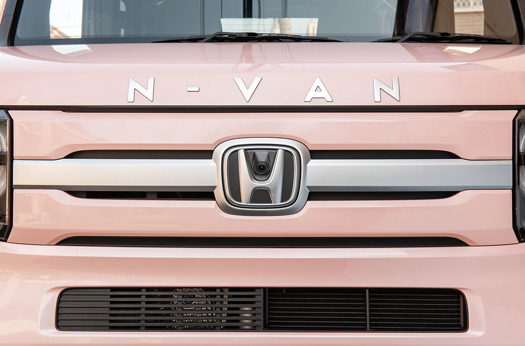 データシステム N Van 用エンブレムフロントカメラキット発売 レスポンス Response Jp データシステム N Van 用エンブレムフロントカメラキット発売 レスポンス Response Jp