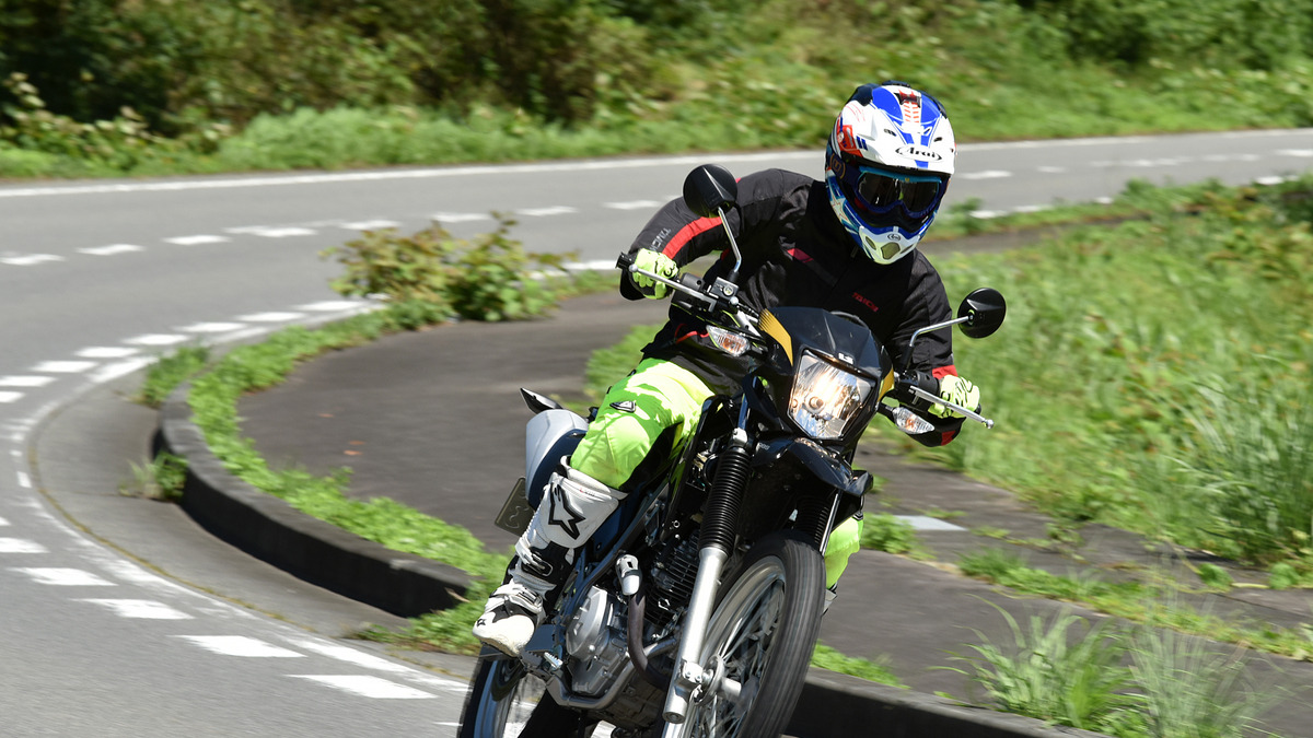 カワサキ Klx230 試乗 よくぞ出してくれた ナンバー付き 正統派 オフ車 青木タカオ レスポンス Response Jp カワサキ Klx230 試乗 よくぞ出してくれた ナンバー付き 正統派 オフ車 青木タカオ レスポンス Response Jp