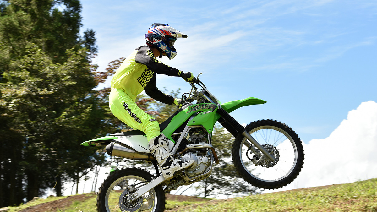 カワサキ Klx230r 試乗 理想の操舵感 誰でもオフロードが楽しめる1台 青木タカオ レスポンス Response Jp