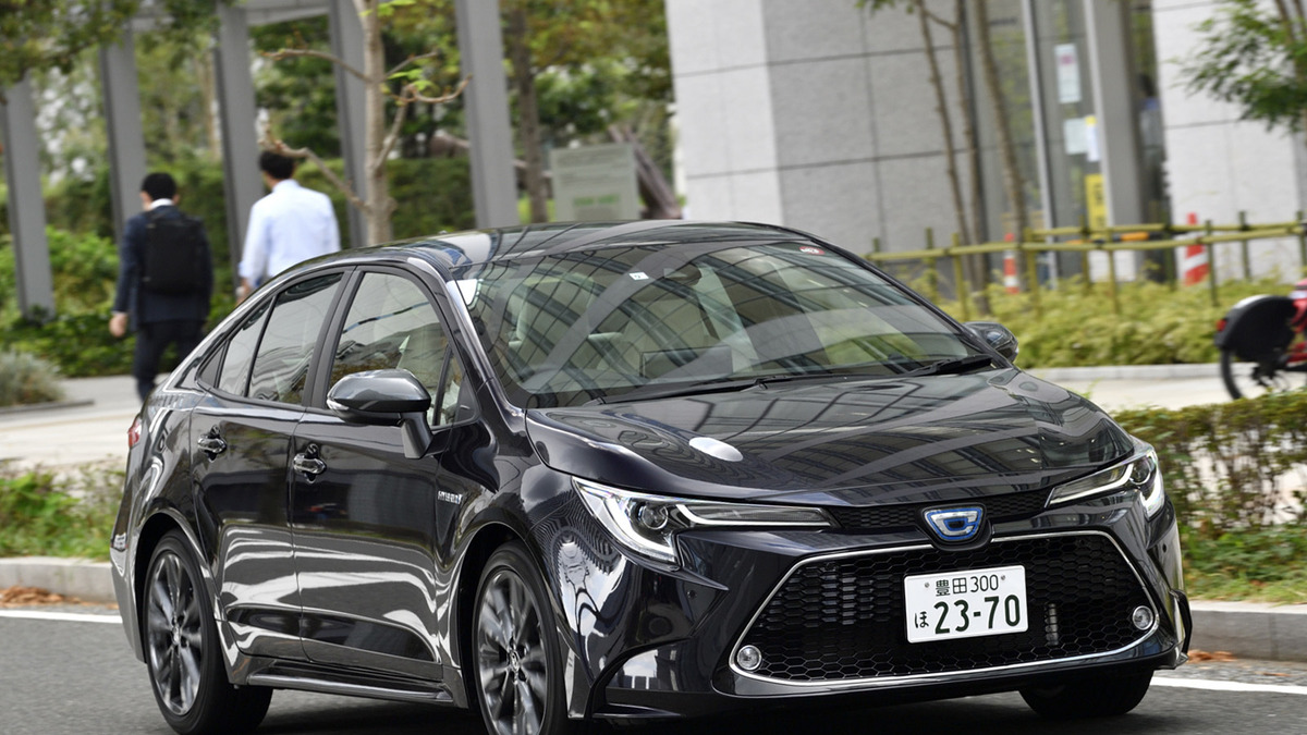 トヨタ カローラ 新型試乗 ゴルフと比べても決して引けを取らない まるも亜希子 レスポンス Response Jp トヨタ カローラ 新型試乗 ゴルフと比べても決して引けを取らない まるも亜希子 レスポンス Response Jp