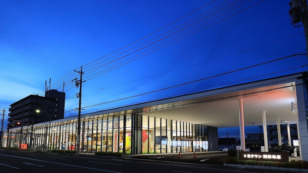 国内最大級のトヨタディーラー「TOYOTOWN 四日市」オープン 