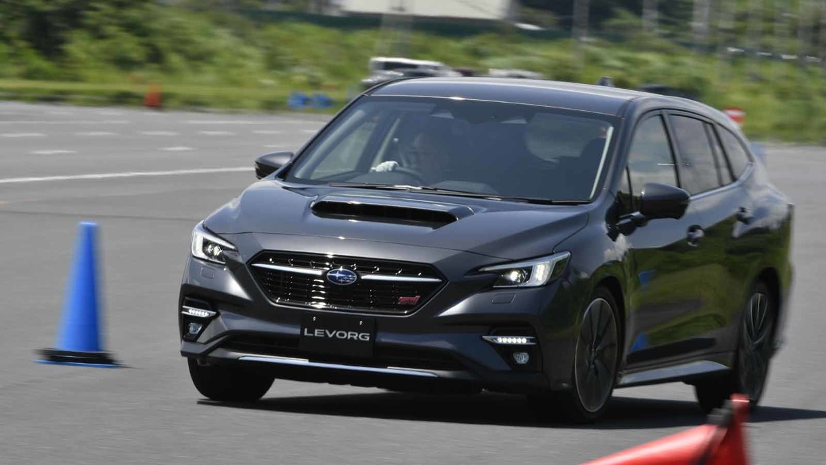 スバル レヴォーグ 新型試乗 旧型と乗り比べてわかった 次元が違う 走りとは 中村孝仁 レスポンス Response Jp スバル レヴォーグ 新型試乗 旧型と乗り比べてわかった 次元が違う 走りとは 中村孝仁 レスポンス Response Jp