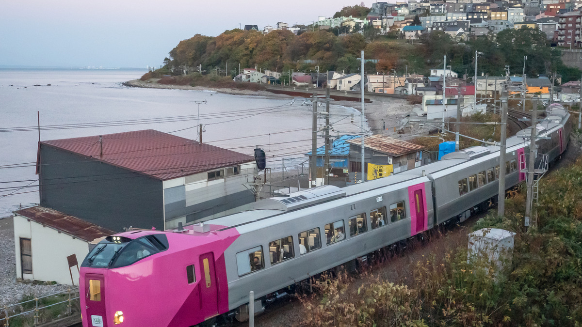 Jr北海道の 観光特急 がデビュー キハ261系5000番台が 炭鉄鉱 ゆかりの地へ レスポンス Response Jp Jr北海道の 観光特急 がデビュー キハ261系5000番台が 炭鉄鉱 ゆかりの地へ レスポンス Response Jp