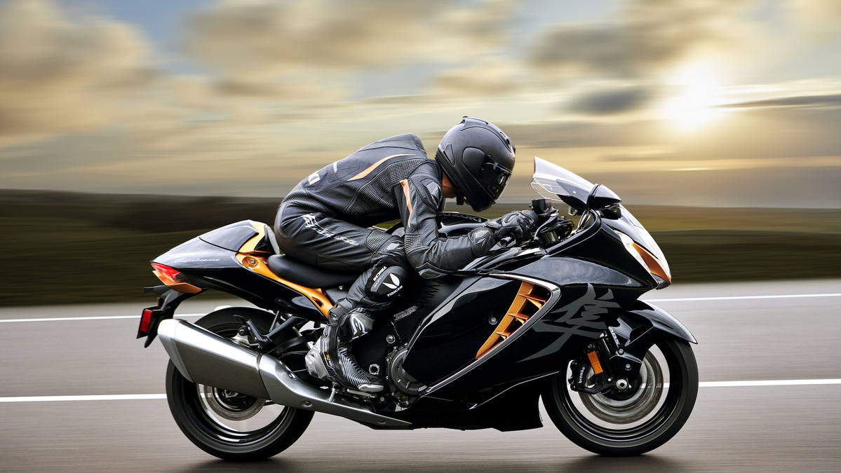 スズキ ハヤブサ 新型 13年ぶりのフルモデルチェンジ エッジの効いたスタイリングに刷新 レスポンス Response Jp スズキ ハヤブサ 新型 13年ぶりのフルモデルチェンジ エッジの効いたスタイリングに刷新 レスポンス Response Jp