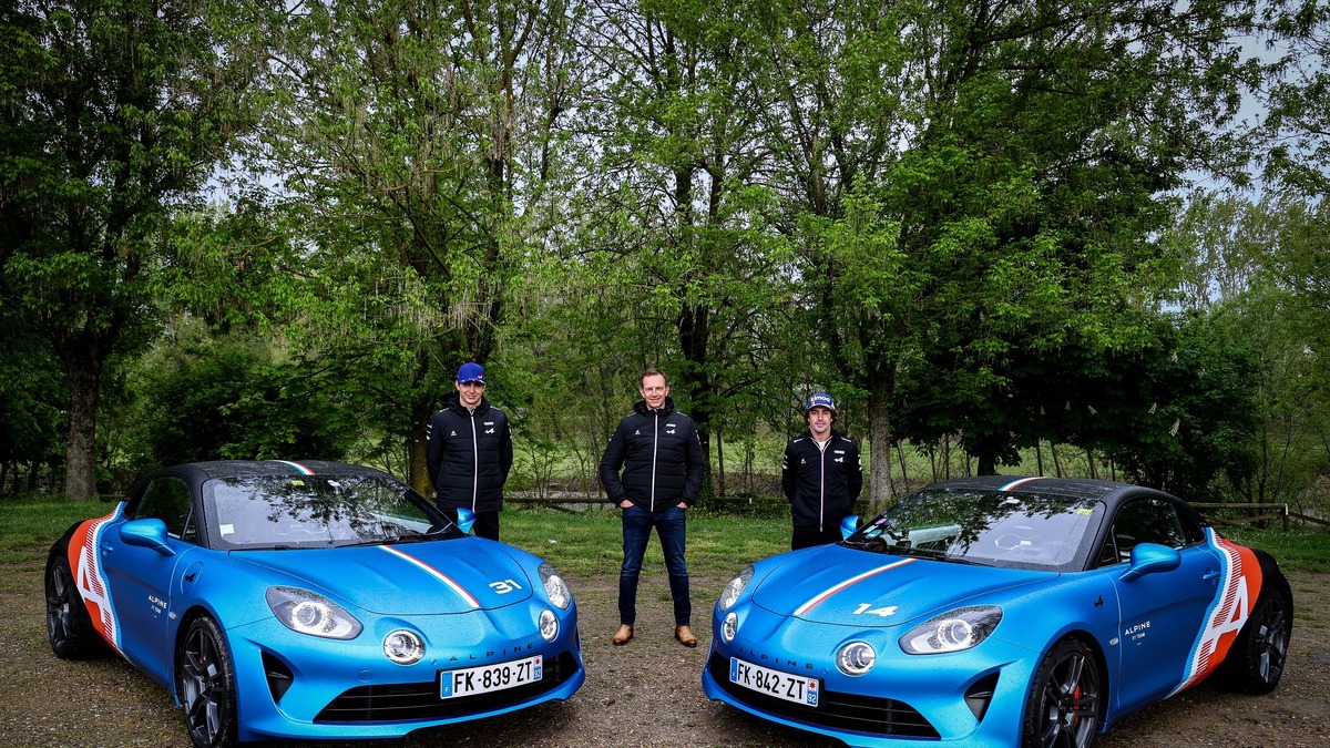 アルピーヌ F1ドライバーに専用車を提供 A110s にf1イメージのカラーリング レスポンス Response Jp アルピーヌ F1ドライバーに専用車を提供 A110s にf1イメージのカラーリング レスポンス Response Jp