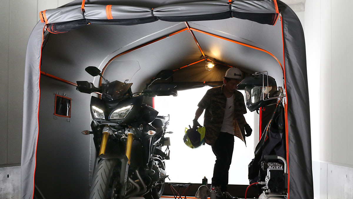 大型車2台収容の簡易バイクガレージ登場 1台ならメンテやカスタムも レスポンス Response Jp