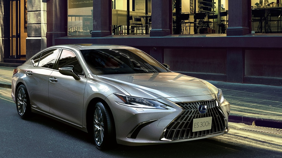 レクサス Es 改良新型 フロントマスク刷新 快適性やリニアなドライブフィール追求 価格は599万円より レスポンス Response Jp レクサス Es 改良新型 フロントマスク刷新 快適性やリニアなドライブフィール追求 価格は599万円より レスポンス Response Jp