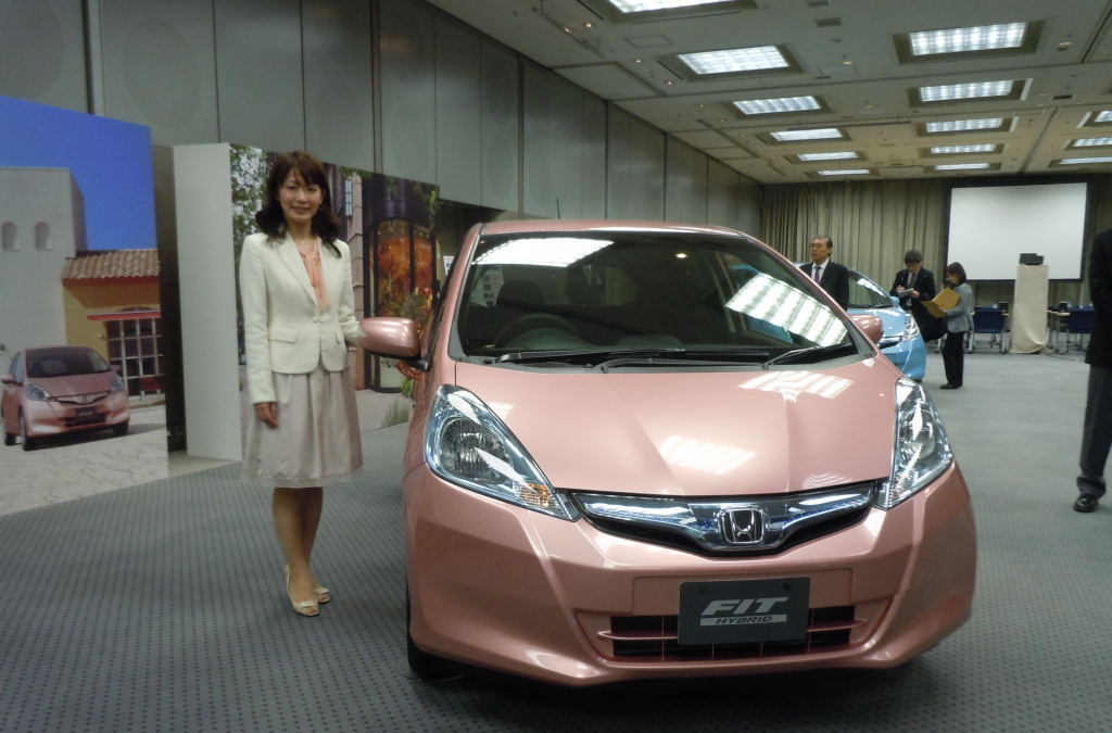 ホンダ フィット 改良 She S ピンクのメッキにこだわり レスポンス Response Jp ホンダ フィット 改良 She S ピンクのメッキにこだわり レスポンス Response Jp