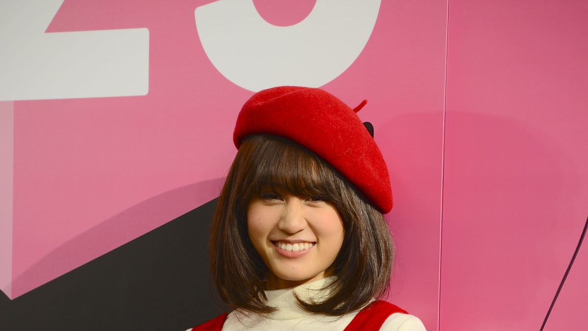 トヨタ クラウン 発表直前 発表に先駆けて元akbあっちゃんにキー贈呈 レスポンス Response Jp トヨタ クラウン 発表直前 発表に先駆けて元akbあっちゃんにキー贈呈 レスポンス Response Jp