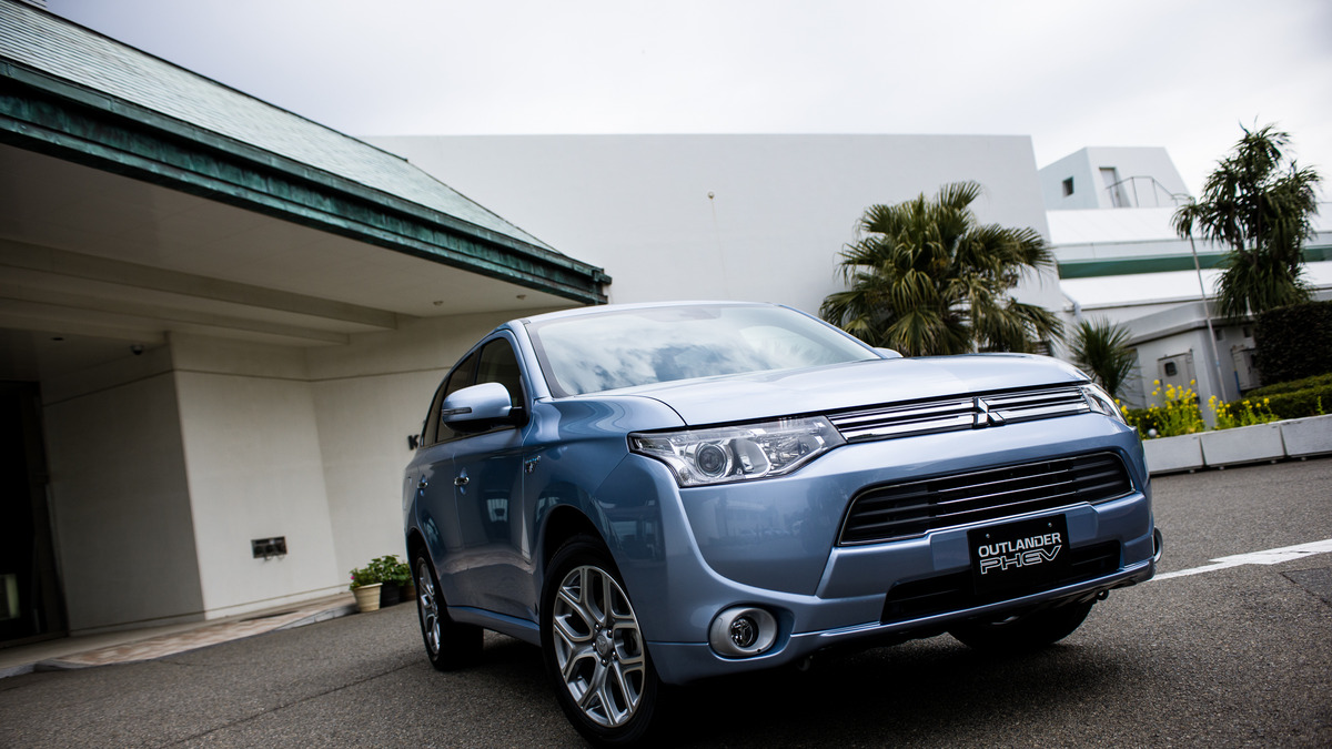 三菱 アウトランダーphev 試乗 バッテリートラブルの解決 不可能ではない 家村浩明 レスポンス Response Jp