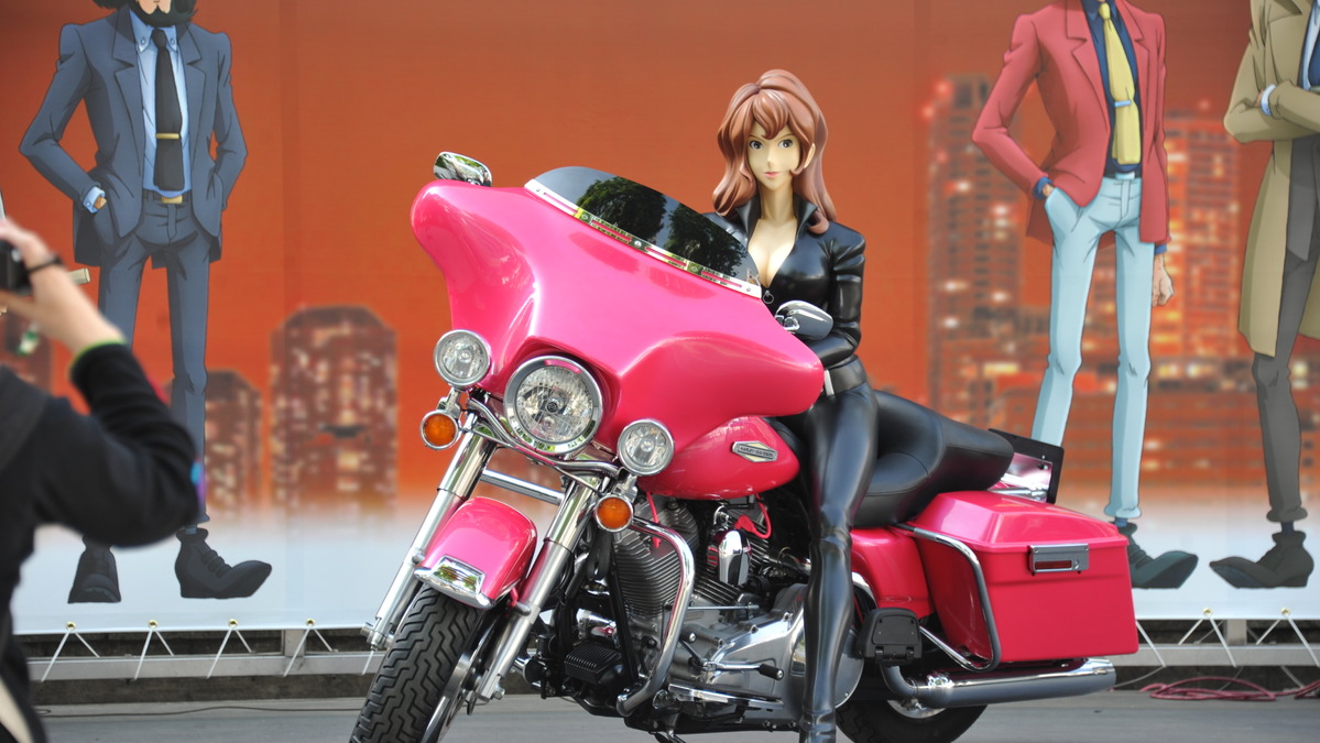 等身大 峰不二子 フィギュア こだわりは胸元に バイク王 レスポンス Response Jp 等身大 峰不二子 フィギュア こだわりは胸元に バイク王 レスポンス Response Jp