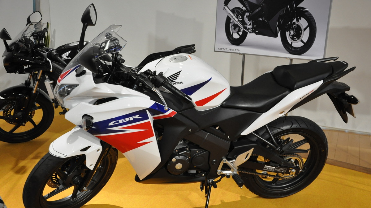 ホンダ Cbr125r 発表 スーパースポーツをイメージした本格派モデル レスポンス Response Jp ホンダ Cbr125r 発表 スーパースポーツをイメージした本格派モデル レスポンス Response Jp