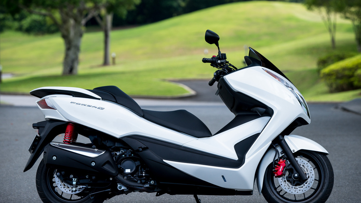 ホンダ 新型フォルツァ Si 高速道より一般道走行に適正 実燃費は31 8km リットル レスポンス Response Jp