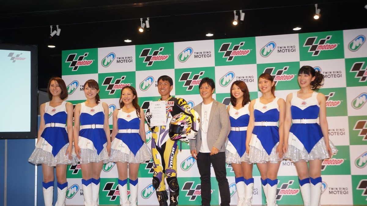 Moto Gp 日本gp チュートリアル福田 自前の革つなぎ姿で魅力語る レスポンス Response Jp Moto Gp 日本gp チュートリアル福田 自前の革つなぎ姿で魅力語る レスポンス Response Jp