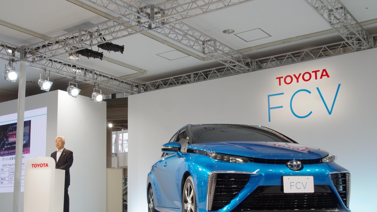 トヨタ Fcvセダン 発表 燃料電池車と電気自動車 性能どうちがう レスポンス Response Jp