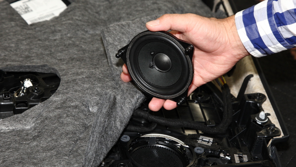 メルセデス 新型cクラスの純正オーディオ 6万円でここまで変わる Sonicplus5を試す レスポンス Response Jp メルセデス 新型cクラスの純正オーディオ 6万円でここまで変わる Sonicplus5を試す レスポンス Response Jp