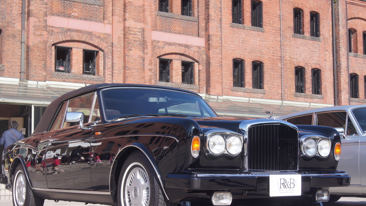 ロールス ベントレー31台が赤レンガに 英国高級車100年の歴史を振り返る レスポンス Response Jp