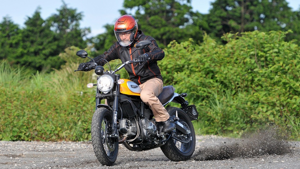 ドゥカティ スクランブラー クラシック 動画試乗 ファッションバイクのように見えて その走りは血統書付き 佐川健太郎 レスポンス Response Jp
