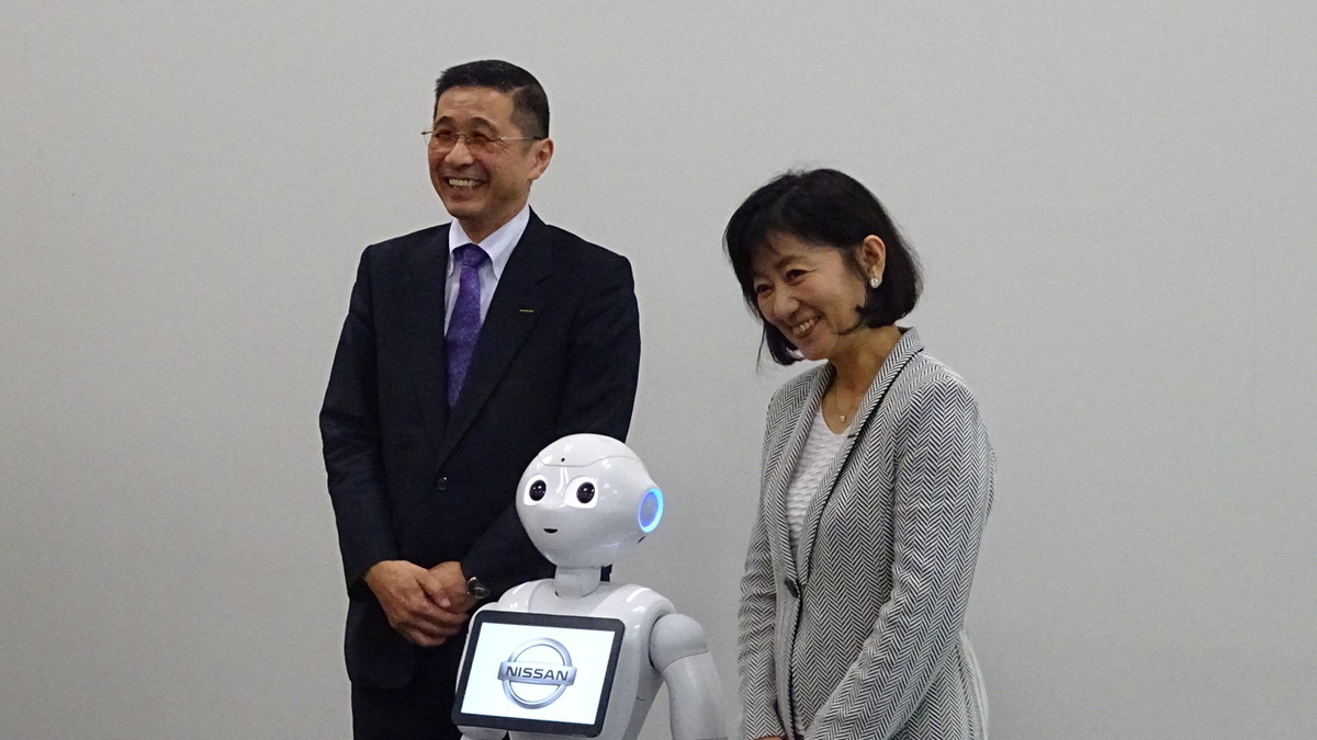 日産星野専務 Pepperに会いにぜひ日産のお店へ レスポンス Response Jp 日産星野専務 Pepperに会いにぜひ日産のお店へ レスポンス Response Jp