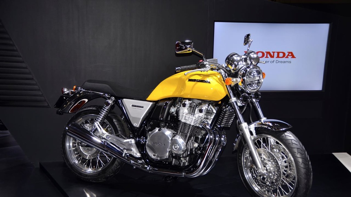 東京モーターショー15 Ledライト装備も伝統的な丸目1眼 ホンダ Cb1100 コンセプト レスポンス Response Jp 東京モーターショー15 Ledライト装備も伝統的な丸目1眼 ホンダ Cb1100 コンセプト レスポンス Response Jp