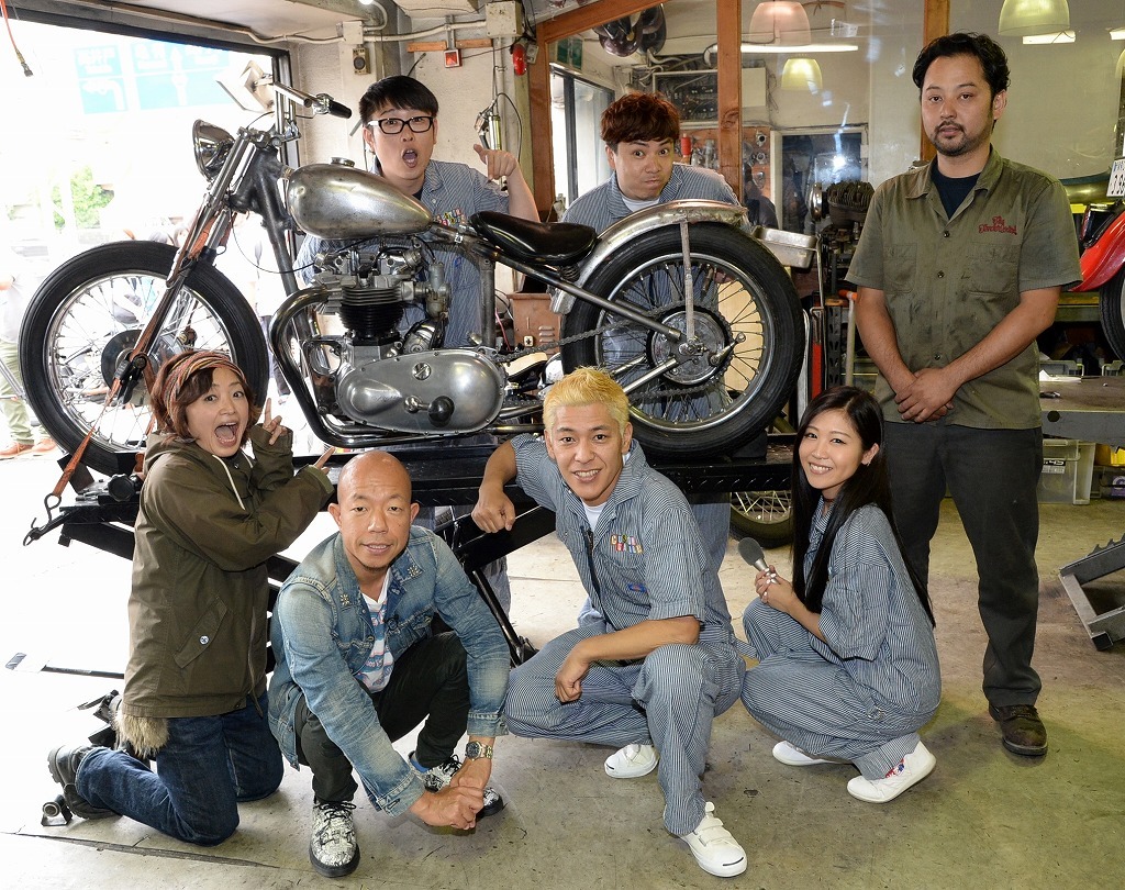 Bsスカパー カスタム番組 バイきんぐ 小峠英二と愛車トライアンフ登場 レスポンス Response Jp