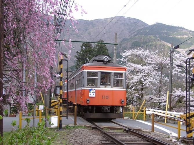 箱根登山鉄道 110号、2017年2月で引退…昔の塗装を復刻