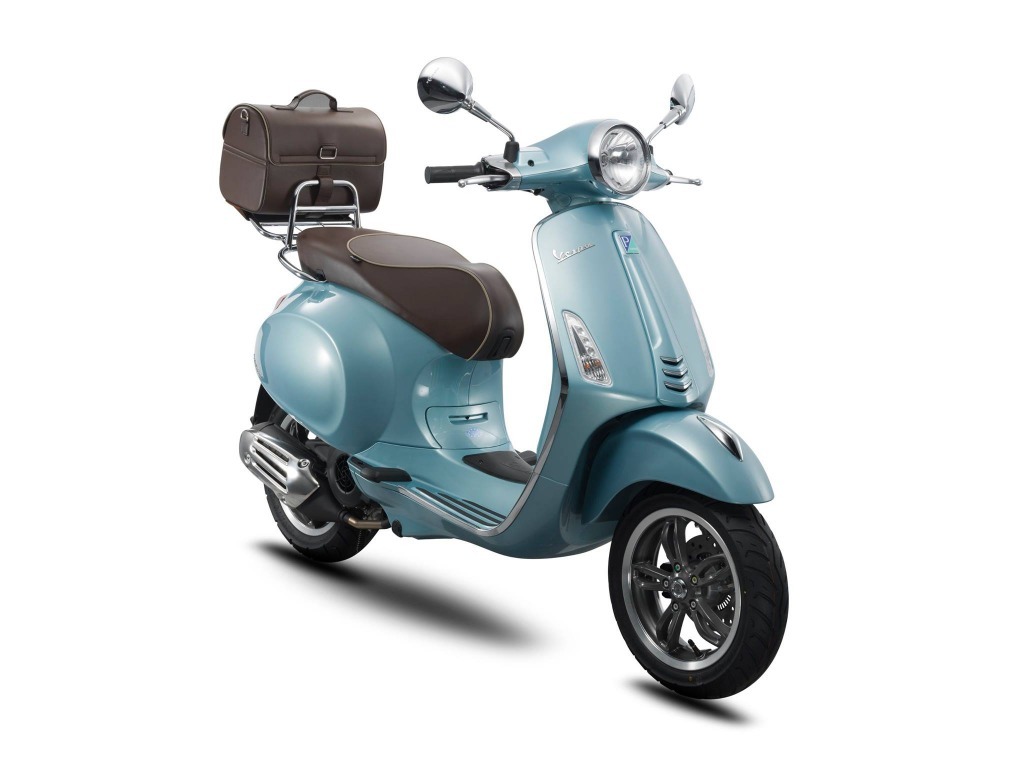 ベスパ プリマベーラ125、70周年スペシャルバージョンを発売