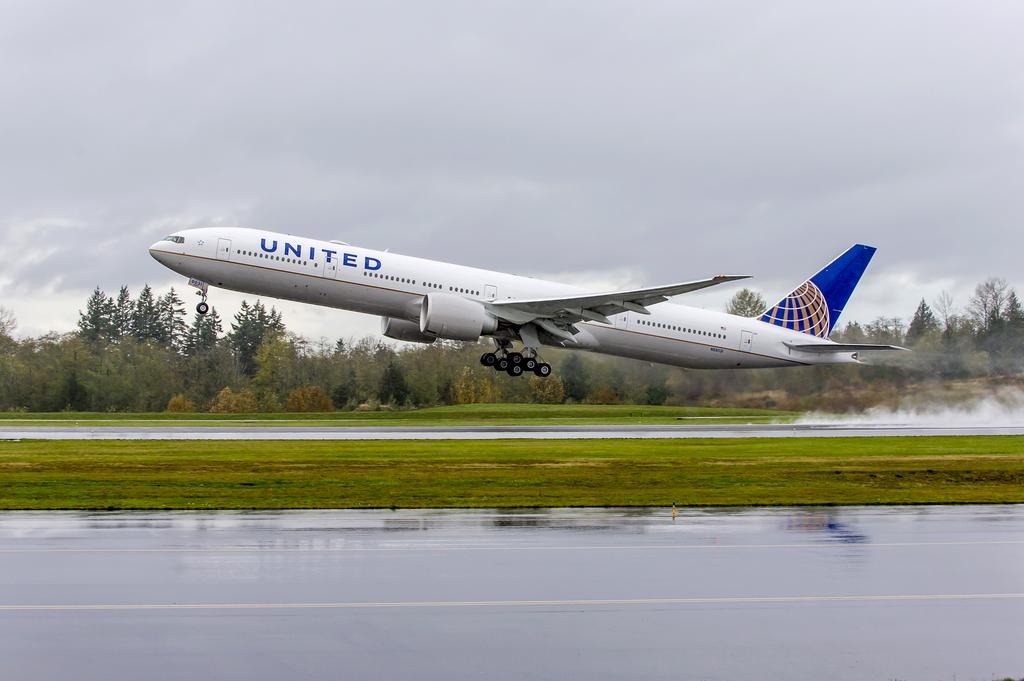 値下げ中　ユナイテッド航空 Boeing 777-300ER Boeing 777-300ER United Airlines | Modelsnavigator.com