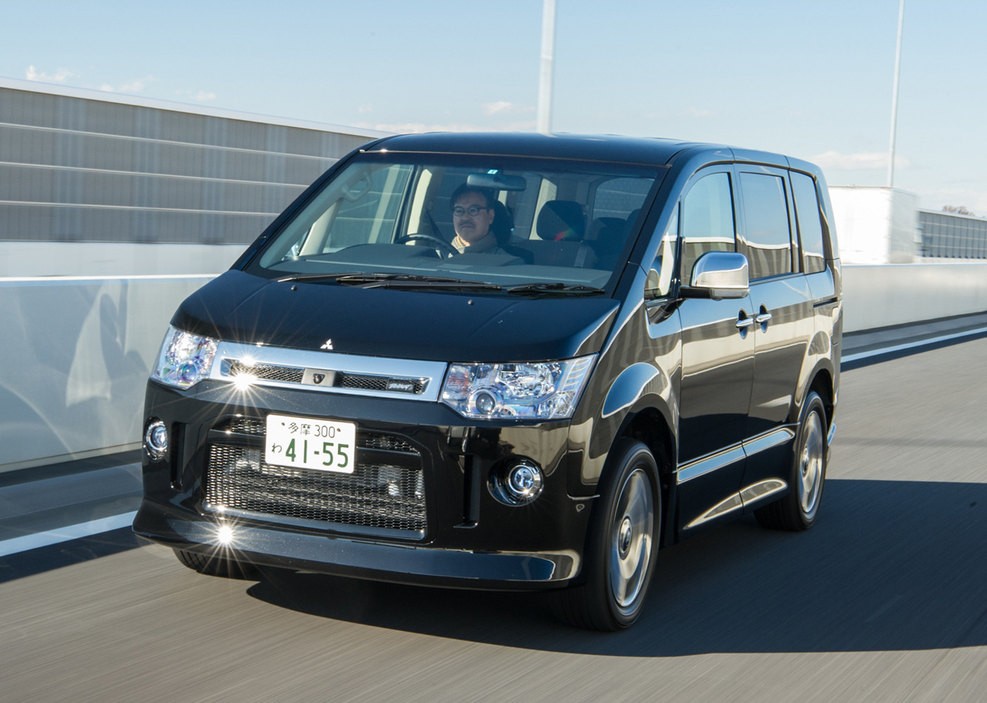 4EH9570WG1 ) 三菱 デリカD5 ローデスト CV4W 中期型 純正ローデストフロアマットセット デリカＤ：５（三菱）ローデスト Ｓ（カスタマイズパッケージＡ