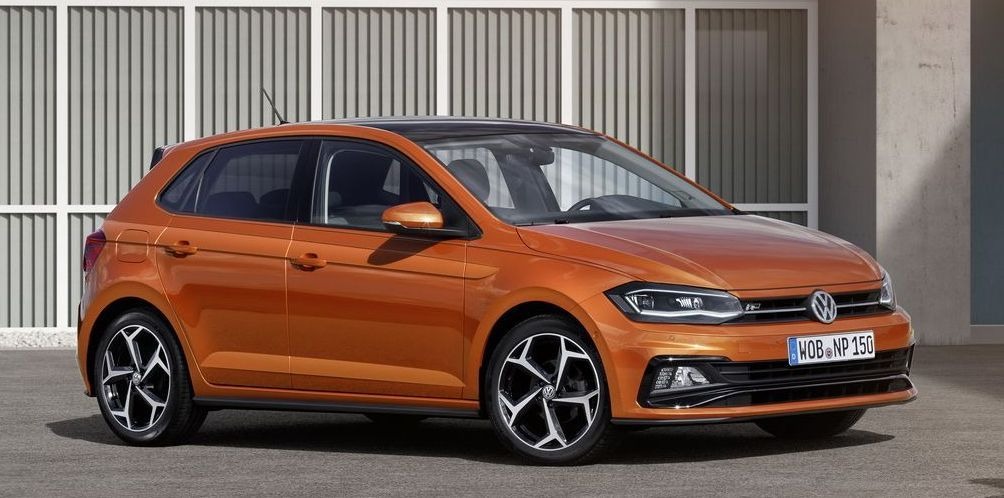 フォルクスワーゲン ポロ。おそらく 6R または 6C 世代 (Mk5) で、 フォルクスワーゲン ポロ。おそらく 6R または 6C 世代 (Mk5) で、