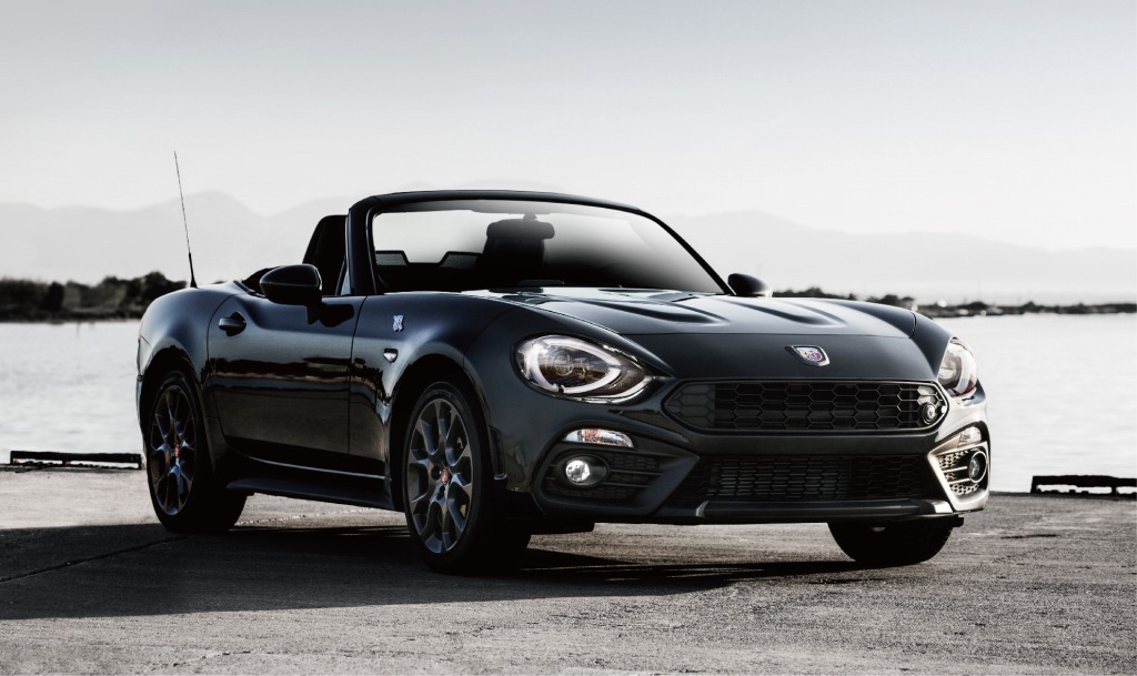 アバルト 124スパイダー、国内導入1周年記念の限定モデル発売へ…レカロ