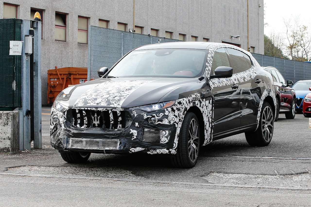 1つ！マセラティ、フェラーリ、ポルシェ