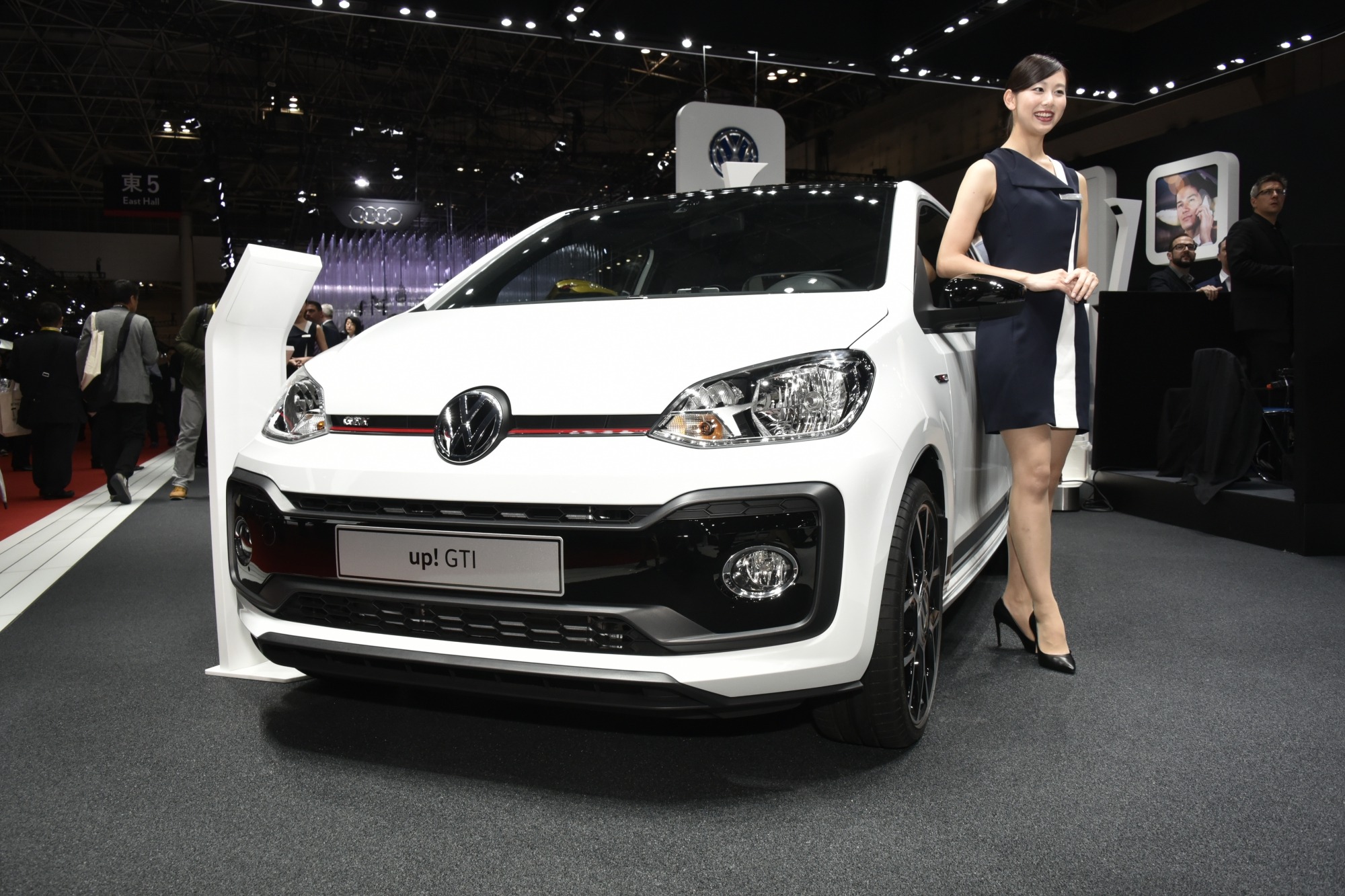 東京モーターショー2017】41年前の衝撃、再来なるか…VW up！ GTI