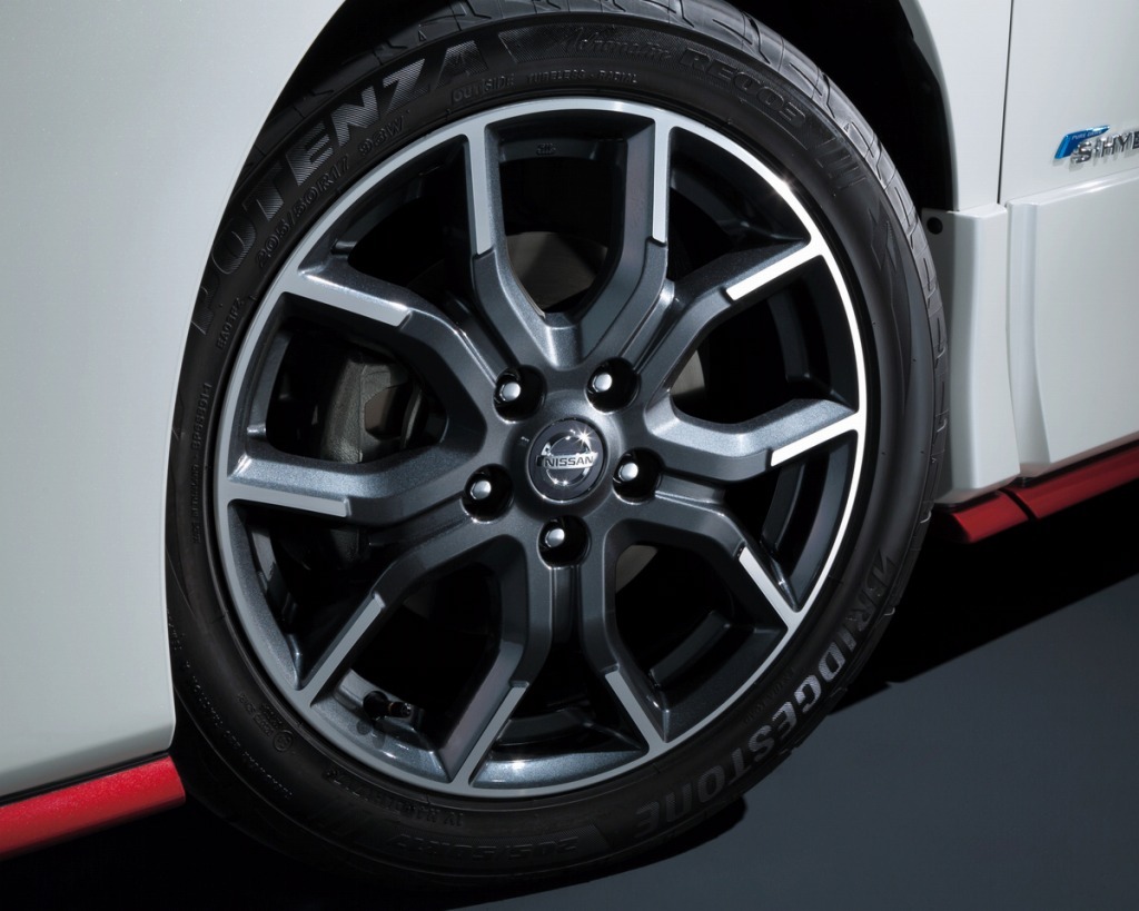 NISSANセレナNISMOホイール17インチ 程度良好品】ニッサン C27 セレナ NISMO 純正 17in 6.5J +51