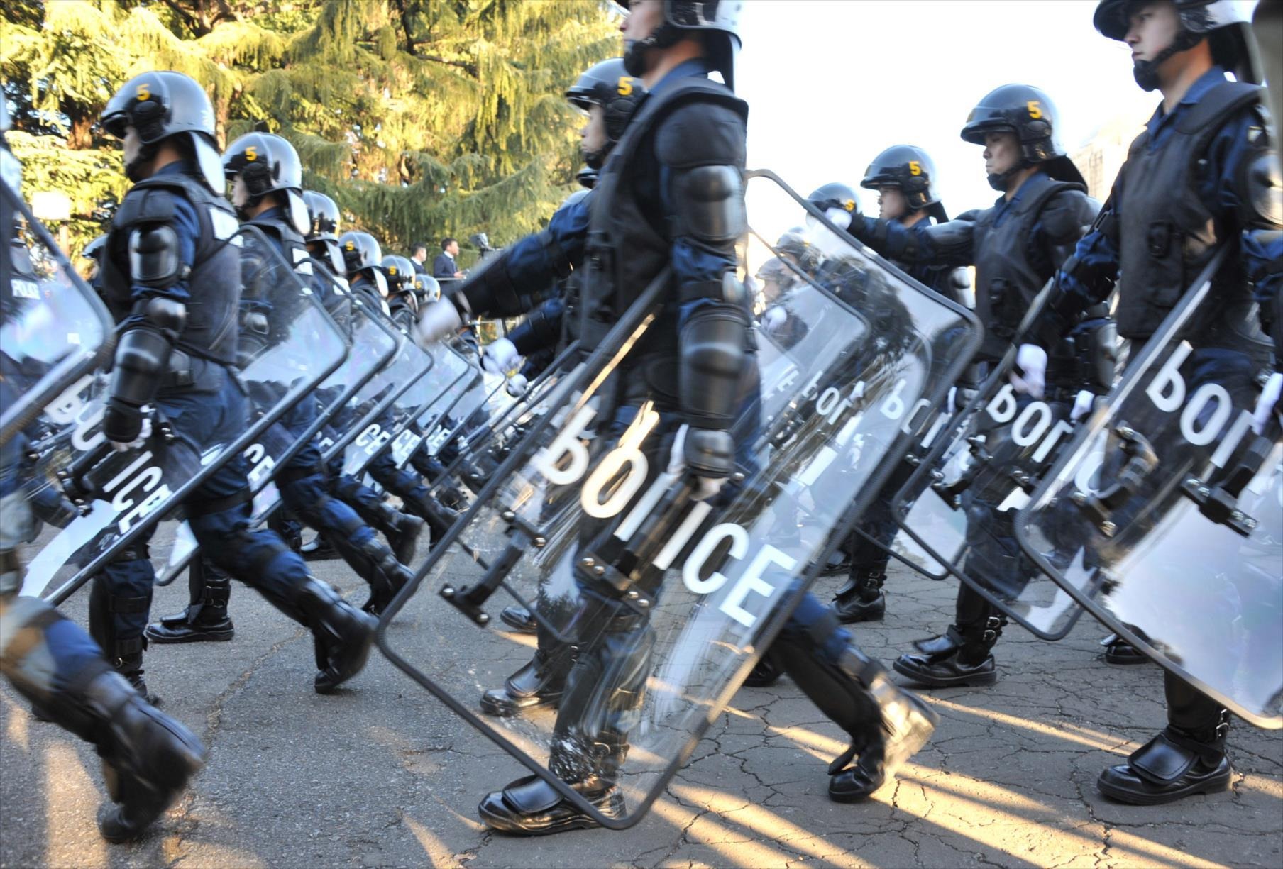 人20人 犬 馬 ヘリ 警視庁の年頭部隊出動訓練 レスポンス Response Jp 人20人 犬 馬 ヘリ 警視庁の年頭部隊出動訓練 レスポンス Response Jp