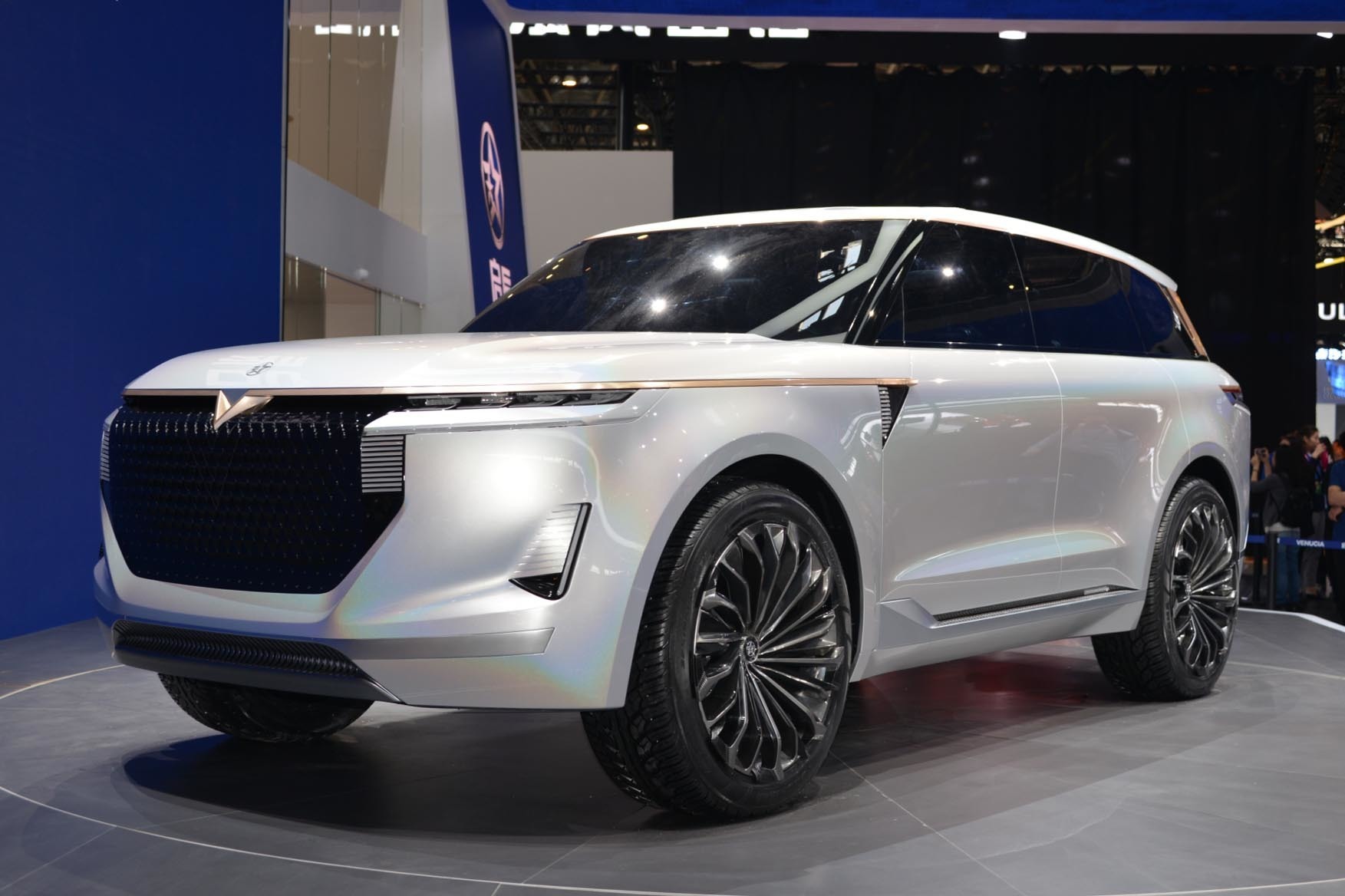 ヴェヌーシア The X、日産系中国ブランドのフルSUVコンセプト