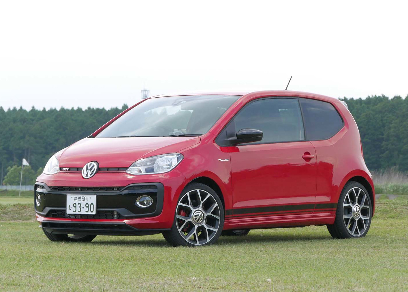 VW up！GTI 試乗】いい歳したおじさんには、懐かしく痛快な1台