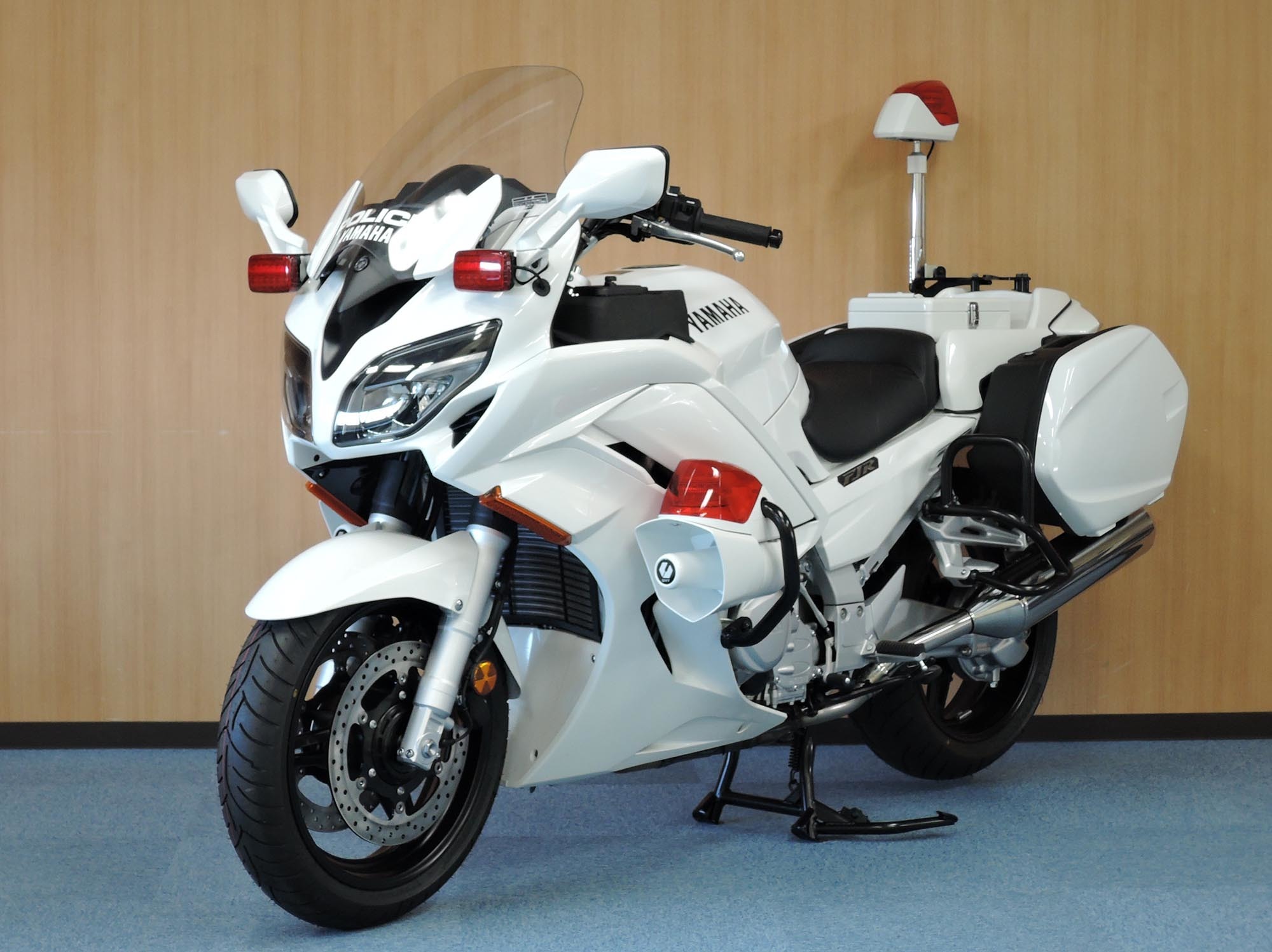 白バイ」は市販車と何が違うのか？ 開発者に聞いてわかった意外な事実 | レスポンス（Response.jp）