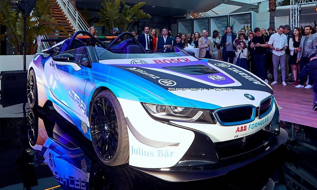 BMW i8 にワンオフ、「スピードスター」…フォーミュラEの